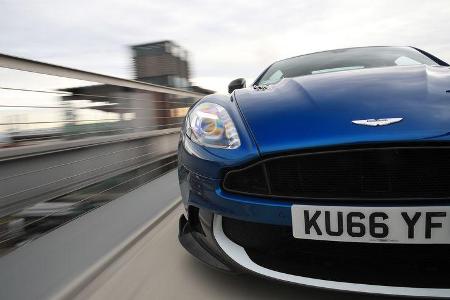 Aston Martin V12 Vanquish S, Kühlergrill