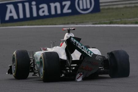 Michael Schumacher GP Korea Crashs 2011