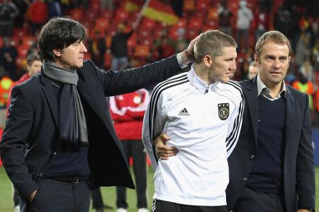 ...verhaltene Freude über den nächsten dritten Platz bei einer WM, den Löw mit einem erfrischend aufspielenden deutschen Tea...