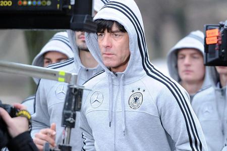 Privat gilt Joachim Löw als sportlicher Mensch. Nicht nur am Spielfeldrand gibt er bei seinem Team den Takt vor, sondern geh...