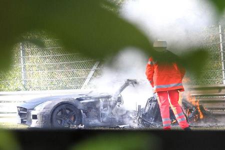 Erlkönig Mercedes SLS AMG Black Series Unfall abgebrannt