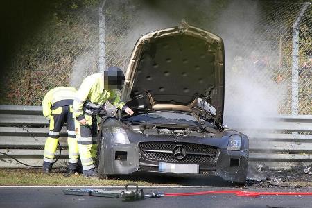 Erlkönig Mercedes SLS AMG Black Series Unfall abgebrannt