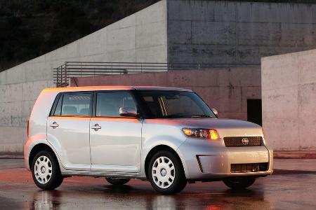 Der Scion xB hingegen wirkt selbst wie eine Kopie des Daihatsu Materia.