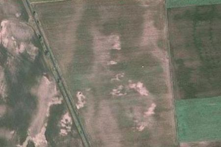 Und noch eine angebliche Sichtung von Jesus: Dieses Mal auf einem Feld in Ungarn, dass in Google Earth in Frühjahr 2010 entd...