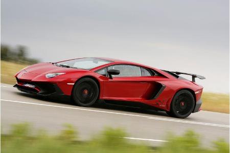 Lamborghini Aventador SV 2015, Seitenansicht, Fahrt