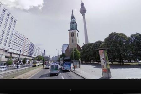 Mit der Android-App „Street Panorama“ lassen sich die von Google Street View erfassten Städteansichten auf dem Display des A...