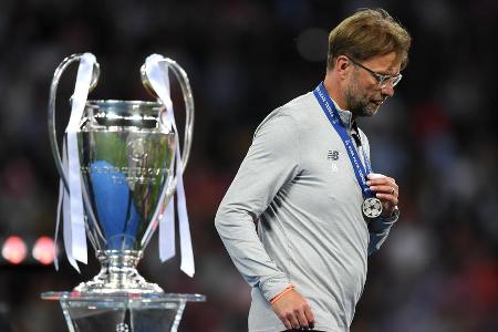 Ein Jahr später führt Jürgen Klopp den FC Liverpool bis in das Finale der Champions League. Nach einem unglücklichen Spielve...