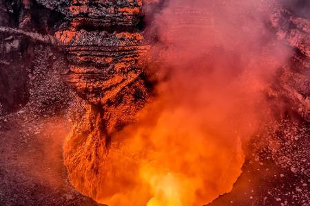Vulkanausbrüche weltweit: Spektakuläre Bilder aus dem Erdinneren