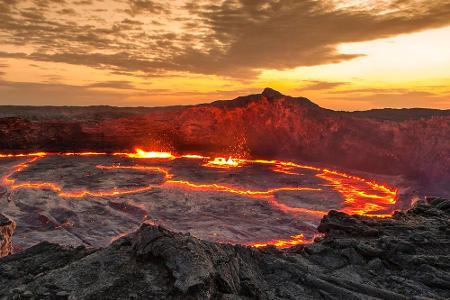 Vulkanausbrüche weltweit: Spektakuläre Bilder aus dem Erdinneren