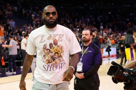 NBA: James verlängert um zwei Jahre bei den Lakers NBA: James verlängert um zwei Jahre bei den Lakers