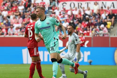 Paderborn wieder Spitzenreiter - KSC mit Sechserpack Paderborn wieder Spitzenreiter - KSC mit Sechserpack