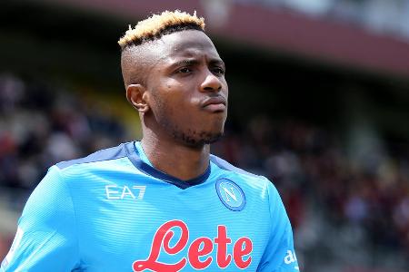 Victor Osimhen (SSC Neapel) - Osimhen gilt auch in diesem Sommer als heißes Eisen auf dem Transfermarkt. Der Nigerianer wurde bereits beim FC Bayern gehandelt, konkret wurden die Gerüchte aber nicht. Auch der FC Arsenal soll Interesse signalisiert haben.