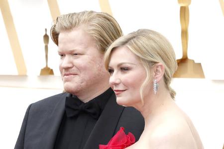 Auch Kirsten Dunst fand Liebe am Set: Die Schauspielerin lernte ihren Kollegen Jesse Plemons kennen und lieben, als die beiden 2015 für 'Fargo' vor der Kamera standen.