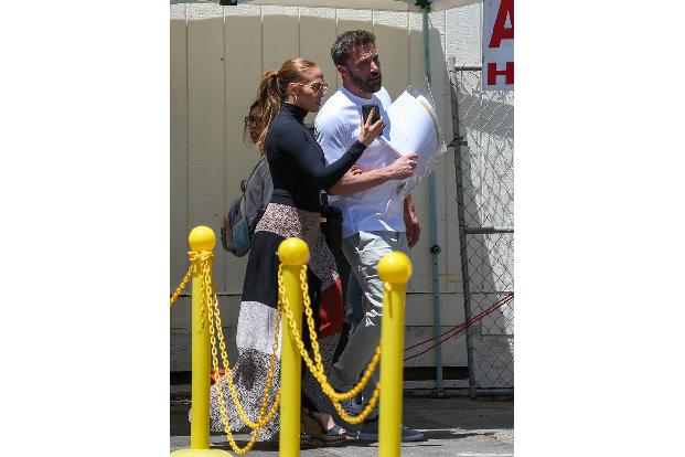Jennifer Lopez und Ben Affleck brauchten zwar etwas länger, bis sie schließlich heirateten, doch erstmals standen sich beide 2001 am Set von 'Gigli' gegenüber.