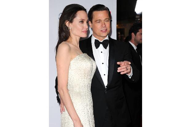 Und die hält oft auch nicht so lange wie die Beziehungen derer, die wir bereits genannt haben. Brad Pitt und Angelina Jolie waren lange Zeit das Traumpaar Hollywoods, nachdem es sich bei den Dreharbei ...