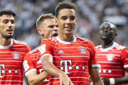 Platz 1: FC Bayern München - Saison 2022/2023 - Drei Spiele, drei Siege, 15:1 Tore