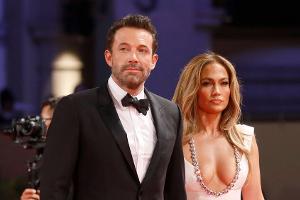 Jennifer Lopez zeigt erste "träumerische" Hochzeitslooks