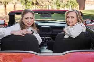 "Gutsy": Erster Trailer zur Doku-Serie mit Hillary und Chelsea Clinton
