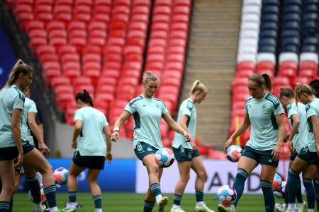 DFB-Frauen absolvieren öffentliches Training in Frankfurt DFB-Frauen absolvieren öffentliches Training in Frankfurt
