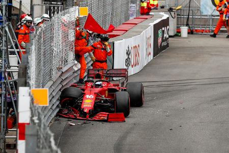 Monaco bleibt verflucht - Immerhin mal eine Zielankunft, aber weiter kein Podium in seiner Heimat für den Monegassen Leclerc. Trotz Pole landet der 24-Jährige am Ende nur auf Rang vier, hinter Verstappen, der Dritter wird. Der Grund: Im Regen von Monaco entscheidet sich der Ferrari-Kommandostand zu spät und außerdem für die falschen Reifen. Auch Sainz muss seine Position deshalb noch an Rennsieger Sergio Pérez abgeben.