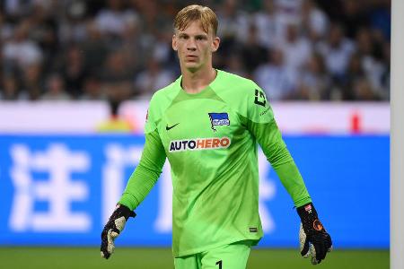 Hertha BSC - TOR: Oliver Christensen - Note: 1,5 - Wirkte bei hohen Bällen und beim Herauskommen nicht immer sicher. Machte auf der Linie aber ein ganz starkes Spiel. Hielt den dankbaren Schuss von Brandt sicher (19.), gegen Modeste (23.), Adeyemi (58.), Bellingham (83.) und Bynoe-Gittens (87.) später mit echten Glanztaten. Beim Gegentreffer war er chancenlos.