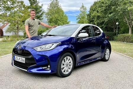8/2022, Mazda 2 Hybrid