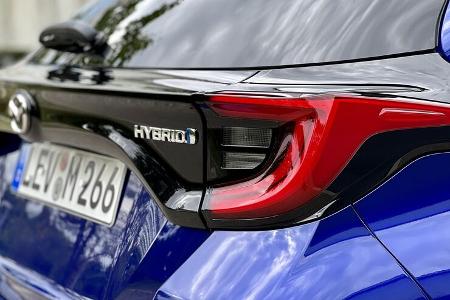 8/2022, Mazda 2 Hybrid