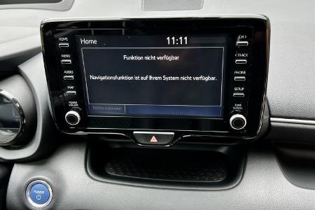 8/2022, Mazda 2 Hybrid