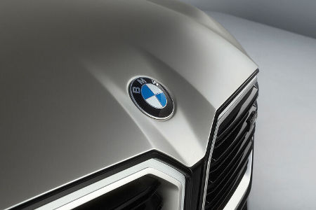 BMW XM V8 Hybrid