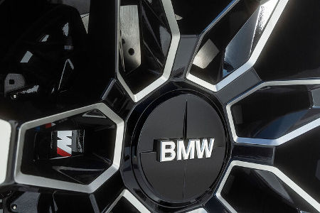 BMW XM V8 Hybrid