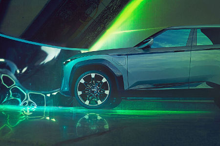BMW XM V8 Hybrid