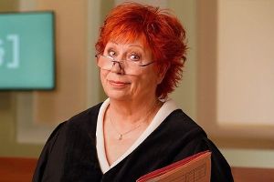 Neue Show und "zwei neue Knie": Richterin Barbara Salesch ist zurück