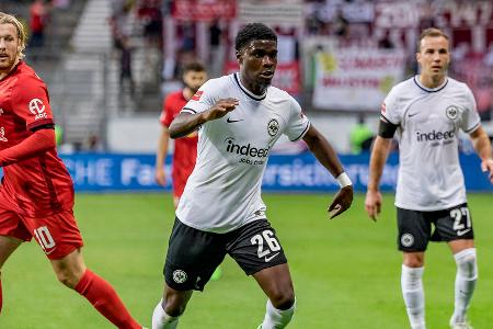 Éric Junior Dina Ebimbe - Durchlief von 2012 bis 2019 den PSG-Nachwuchs. Nach den Leihstationen AC Le Havre und FCO Dijon wurde er 2022 mit Paris Meister. Unterschrieb im August für ein leihjähriges Leihgeschäft in Frankfurt. Die Hessen besitzen eine Kaufoption.