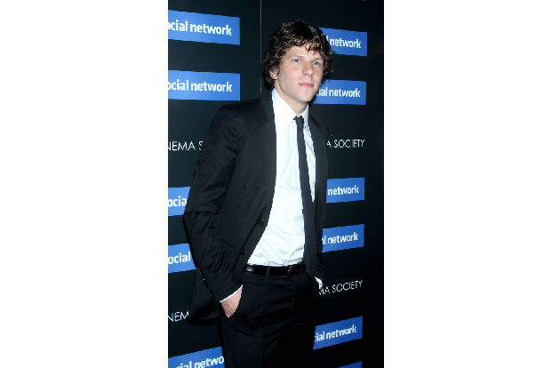 Jesse Eigenberg alias Mark Zuckerberg und sein Gegenüber Rooney Mara streiten zu Beginn von 'The Social Network' für wenige Minuten. Insgesamt mussten sie die Szene 99 Mal spielen.