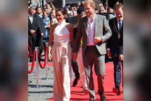 Prinz Harry und Herzogin Meghan: Sommerlicher Look in Düsseldorf
