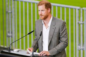 Rede im Stadion: Prinz Harry schwärmt von Düsseldorf