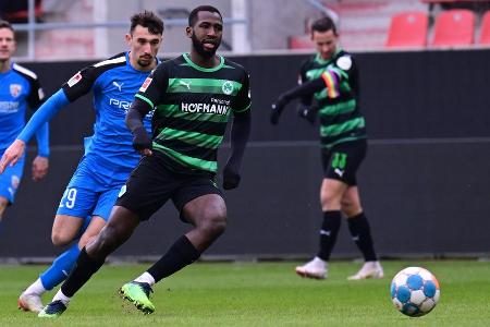 Abdourahmane Barry - Spielte bis 2018 im PSG-Nachwuchs. Wechselte 2020 über den FC Liefering zum damaligen Zweitligisten Spvgg Greuther Fürth. Stieg 2021 mit dem Kleeblatt in die Bundesliga auf. Seit 2022 beim SC Amiens.