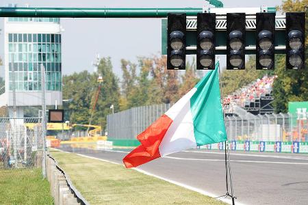Die Trainingsbestzeiten beim Großen Preis von Italien - Am Wochenende duelliert sich die Formel 1 auf der Highspeed-Strecke im italienischen Monza. Wer fährt die schnellsten Zeiten auf dem Autodromo Nazionale, wer ist am besten vorbereitet für den Grand Prix von Italien? Das sind die Trainingsbestzeiten aller Fahrer: Die Trainingsbestzeiten beim Großen Preis von Italien - Am Wochenende duelliert sich die Formel 1 auf der Highspeed-Strecke im italienischen Monza. Wer fährt die schnellsten Zeiten auf dem Autodromo Nazionale, wer ist am besten vorbereitet für den Grand Prix von Italien? Das sind die Trainingsbestzeiten aller Fahrer: