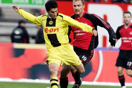 Platz 3: Nuri Sahin (Borussia Dortmund) - 17 Jahre, 82 Tage - Am 26.11.2005 erzielte Nuri Şahin im Alter von 17 Jahren und 82 Tagen als drittjüngster Spieler der Bundesliga sein erstes Tor. Bis zum Debüt von Youssufa Moukoko in der Saison 20/21 hielt Sahin darüber hinaus über 15 Jahre lang den Titel des jüngsten Spielers der Bundesliga-Geschichte.