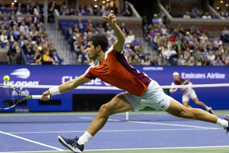 Alcaraz jüngster Weltranglistenerster im Männertennis Alcaraz jüngster Weltranglistenerster im Männertennis