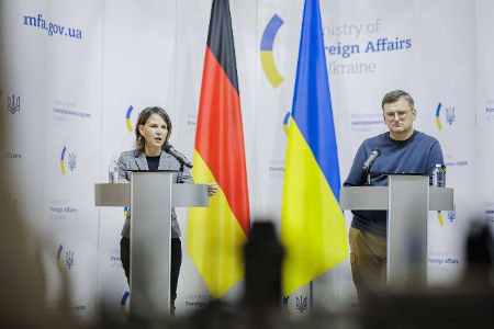 Baerbock Besuch Ukraine Zug