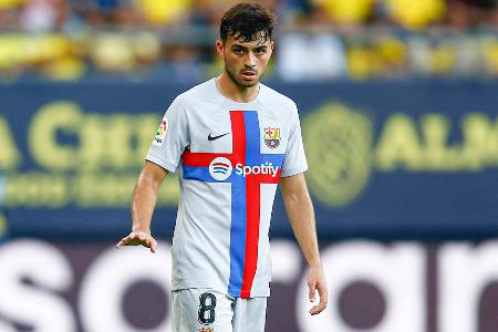 Pedri - Note 2,5 - Sprühte vor Spielfreude und riss das Spiel des FC Barcelona an sich. Ließ sich selbst tief in der eigenen Hälfte unter Bedrängnis nicht aus der Ruhe bringen und war praktisch nicht vom Ball zu trennen. Großes Manko: Vergab seine beiden hundertprozentigen Chancen (9./63.) schon beinahe kläglich.