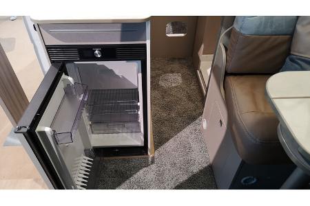 Bürstner Delfin C621 Limited Campingbus Kühlschrank