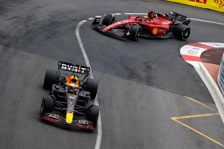 Das Endspurt-Zeugnis der Formel-1-Saison 2022 - Endspurt in der Formel 1! Sechs Rennen vor Schluss ist es Zeit für ein letztes Zwischenfazit. Welcher Fahrer hat sich welche Note verdient? Wie schneiden Mick Schumacher und Sebastian Vettel nach knapp drei Viertel der Saison mit Höhen und Tiefen ab? Wie sieht es bei den Team-Wechslern George Russell, Valtteri Bottas und Co. aus? Reicht es für Max Verstappen zur Bestnote? Das Zeugnis zum Durchklicken: