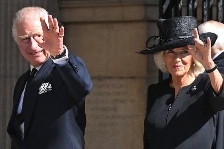 Pflichterfüllung unter Schmerzen: Camilla hat sich den Zeh gebrochen Pflichterfüllung unter Schmerzen: Camilla hat sich den Zeh gebrochen