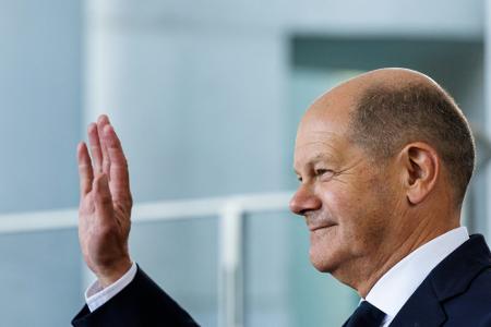 Scholz baut Basketballer auf Scholz baut Basketballer auf