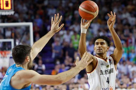 Maodo Lo - Note 1,5 - Mit 11,4 Punkten pro Partie gehörte Maodo Lo zu den offensiven Stützen des Teams. Seine unwiderstehliche Art, durch die gegnerische Verteidigung zu tanzen, gab Schröder immer wieder wichtige Pausen. Insbesondere im Krimi gegen Litauen und im Achtelfinale gegen Montenegro gehörte Lo zu den Matchwinnern. Der Guard hat großen Anteil am Erfolg der deutschen Mannschaft.