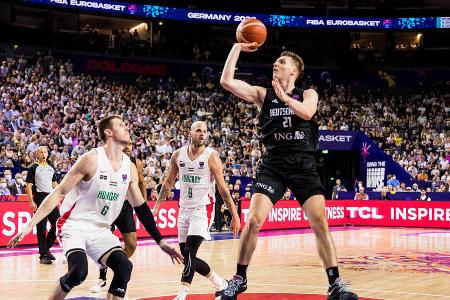 Justus Hollatz - ohne Bewertung - DBB-Nachwuchshoffnung Justus Hollatz hatte trotz sehr geringer Spielanteile seine Momente. Sein Auftritt beim letzten Gruppenspiel gegen Ungarn, bei dem er elf Assists verteilte, war stark. Ein Spieler, auf den sich die deutsche Nationalmannschaft in Zukunft freuen kann. Er wird bei der Weltmeisterschaft im kommenden Jahr wohl schon in eine größere Rolle schlüpfen.