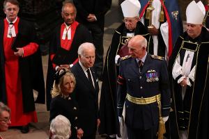 Staatsbegräbnis für die Queen: Gäste strömen in die Westminster Abbey