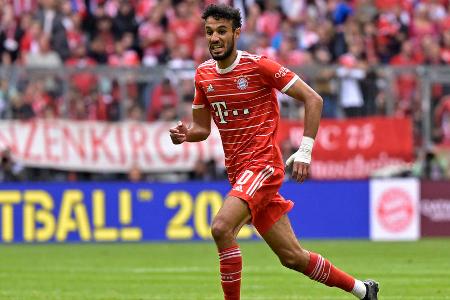 ABWEHR: Noussair Mazraoui (bis 60.) - Note: 3,5 - Belebte die rechte Seite zwischenzeitlich mit seinen Ausflügen nach vorne. Wirkte nach zwei heftigen Fouls aber angeschlagen und baute dann deutlich ab. Verlor zwar im ersten Durchgang nicht einen Zweikampf. Das Gegentor fiel später aber über seine Seite.